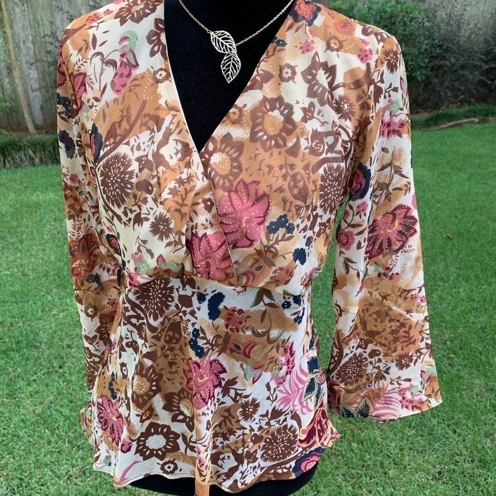 ZERO ZERO Floral print v neck top